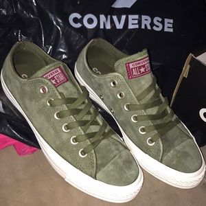 Women’s converse